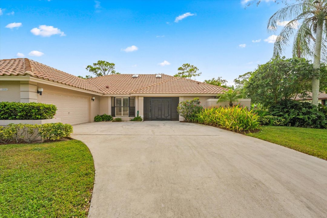 For Sale: $725,000 (3 beds, 2 baths, 2330 Square Feet)