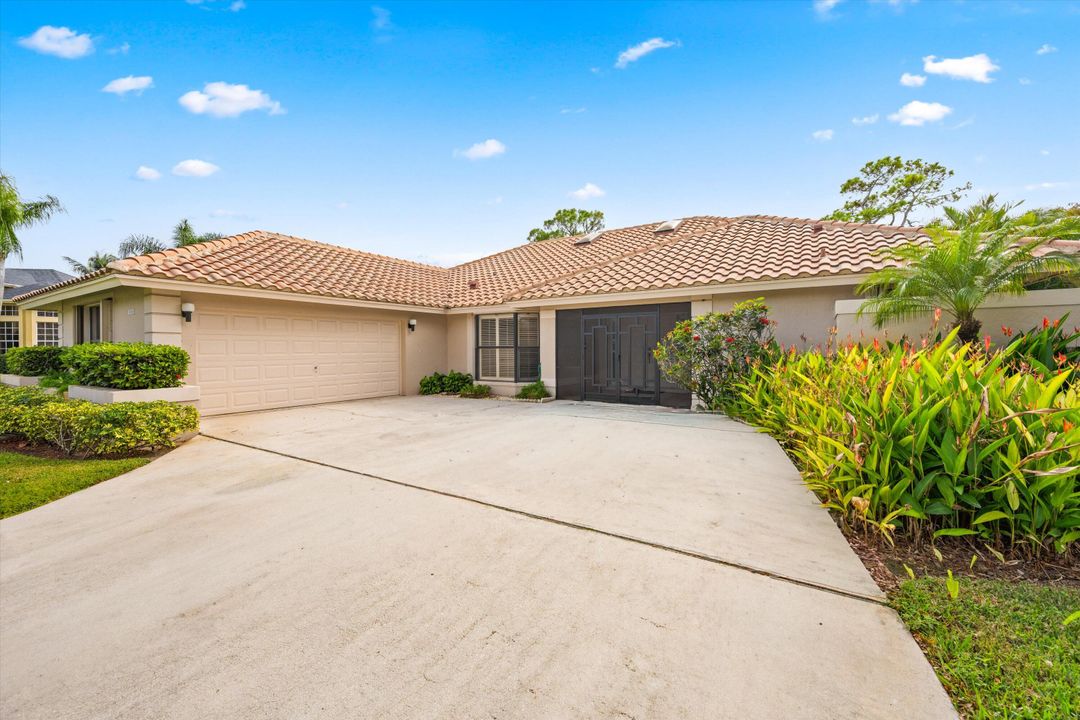 For Sale: $725,000 (3 beds, 2 baths, 2330 Square Feet)