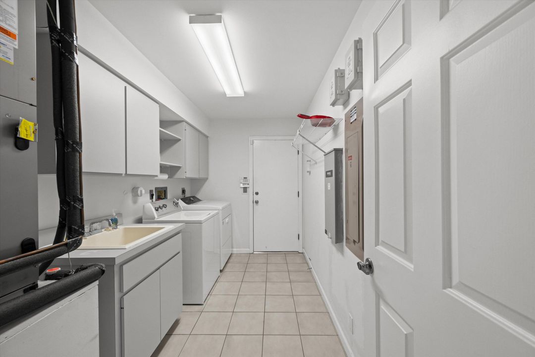 For Sale: $725,000 (3 beds, 2 baths, 2330 Square Feet)