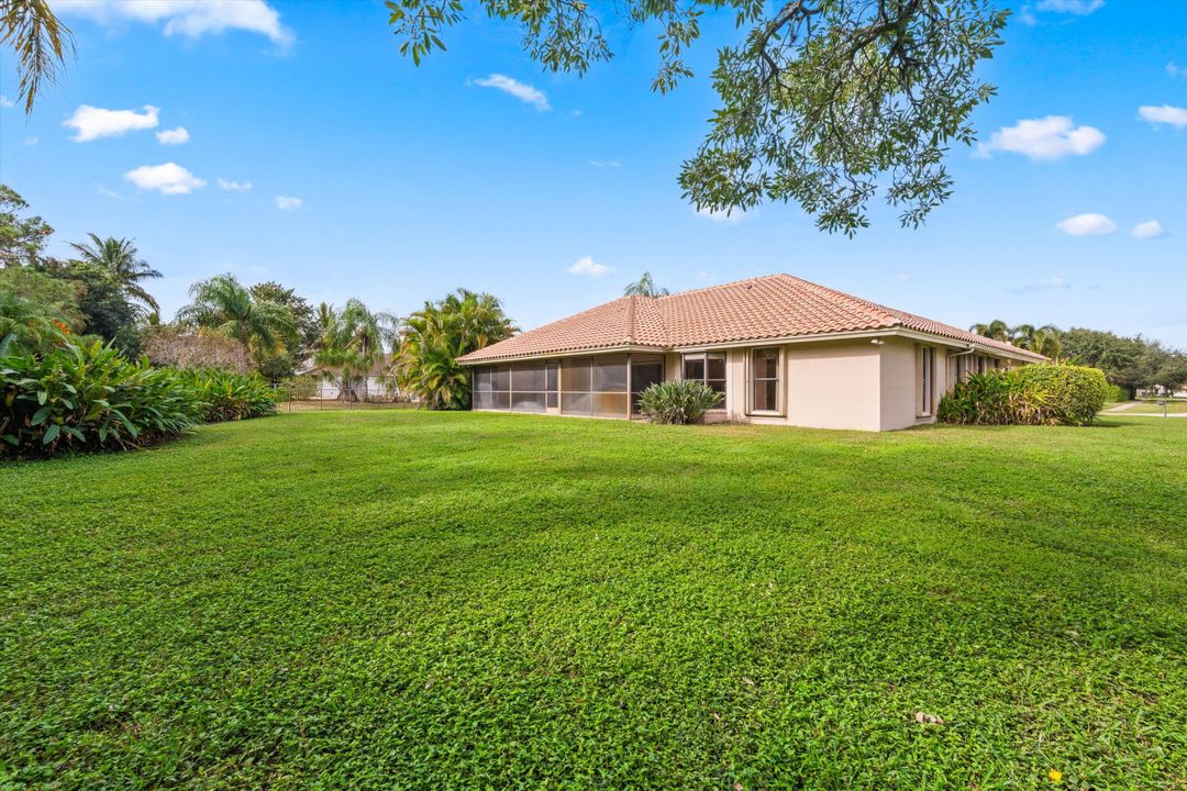 For Sale: $725,000 (3 beds, 2 baths, 2330 Square Feet)