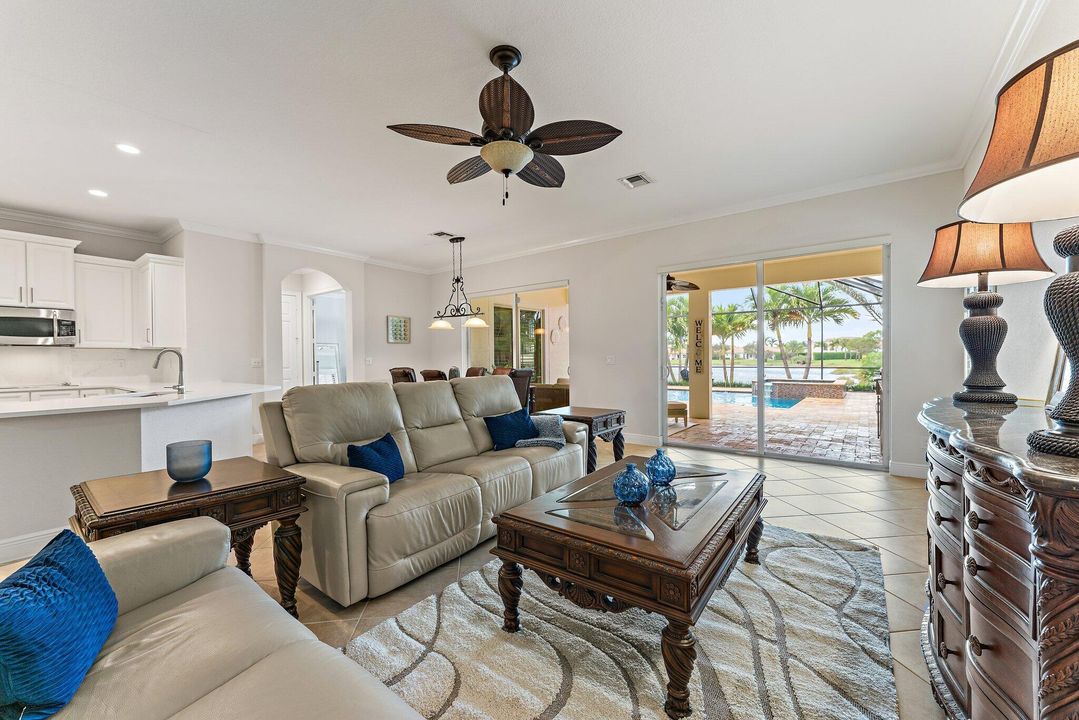 На продажу: $1,585,000 (4 спален, 3 ванн, 2854 Квадратных фут)