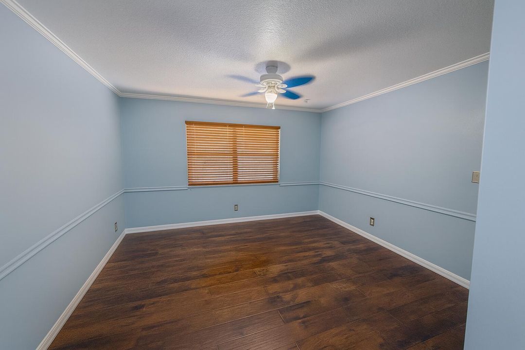 For Rent: $3,880 (5 beds, 2 baths, 1950 Square Feet)