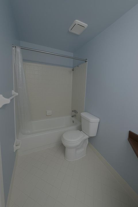 For Rent: $3,880 (5 beds, 2 baths, 1950 Square Feet)