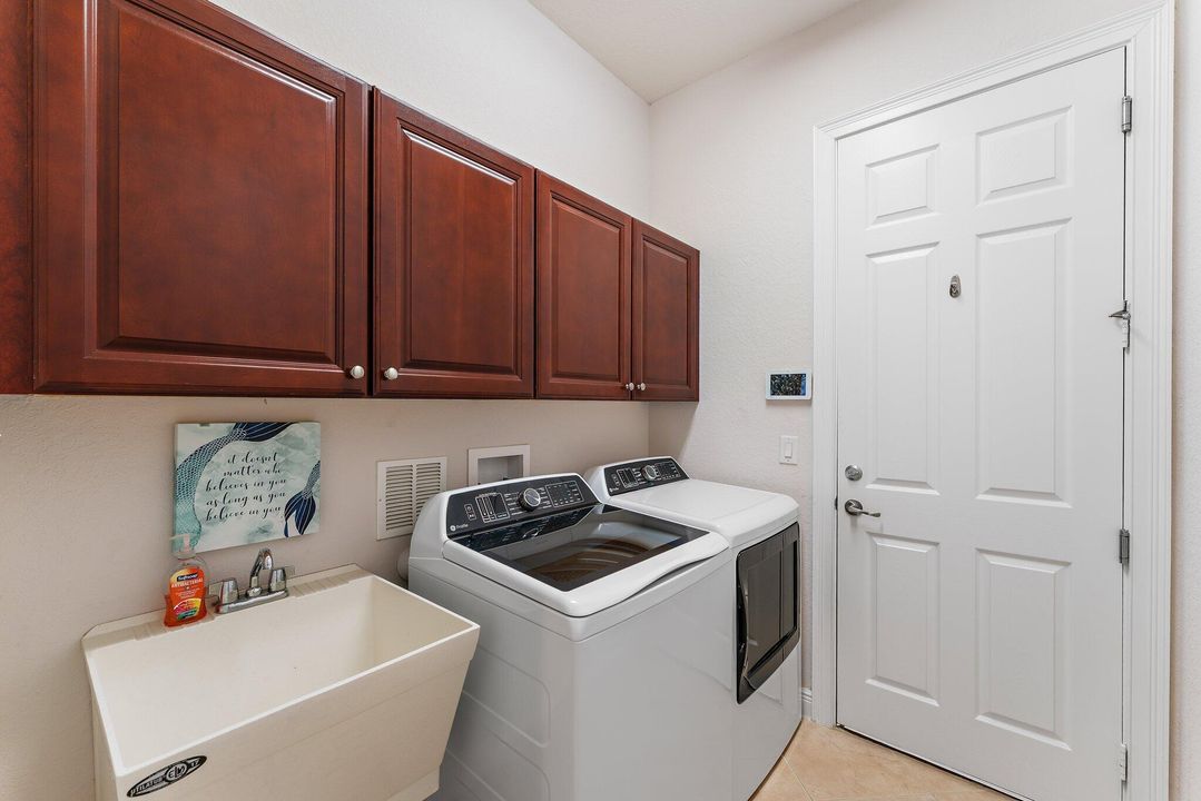 На продажу: $1,585,000 (4 спален, 3 ванн, 2854 Квадратных фут)