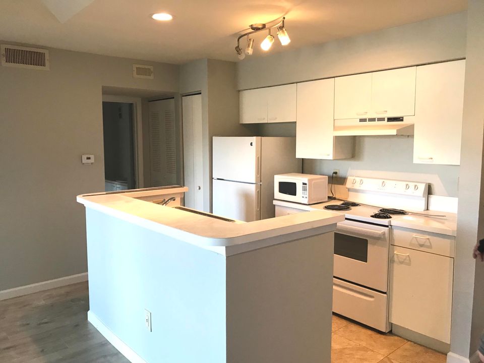 В аренду: $1,600 (1 спален, 1 ванн, 745 Квадратных фут)