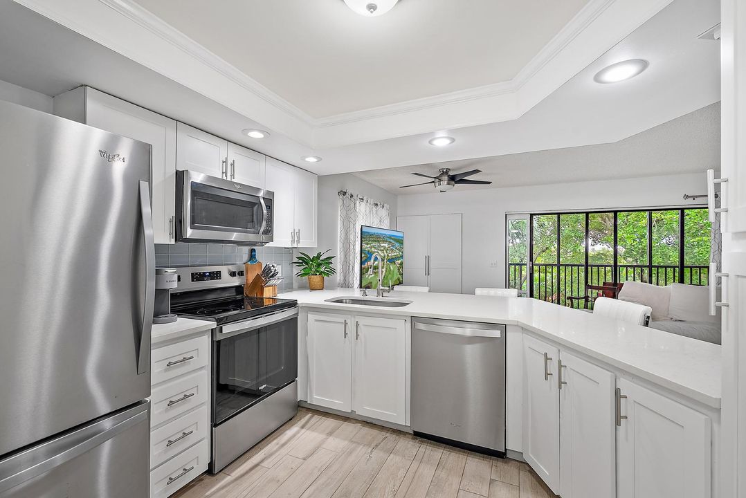 В аренду: $3,700 (2 спален, 2 ванн, 1183 Квадратных фут)