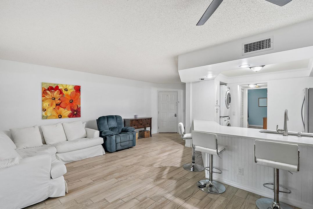 В аренду: $3,700 (2 спален, 2 ванн, 1183 Квадратных фут)