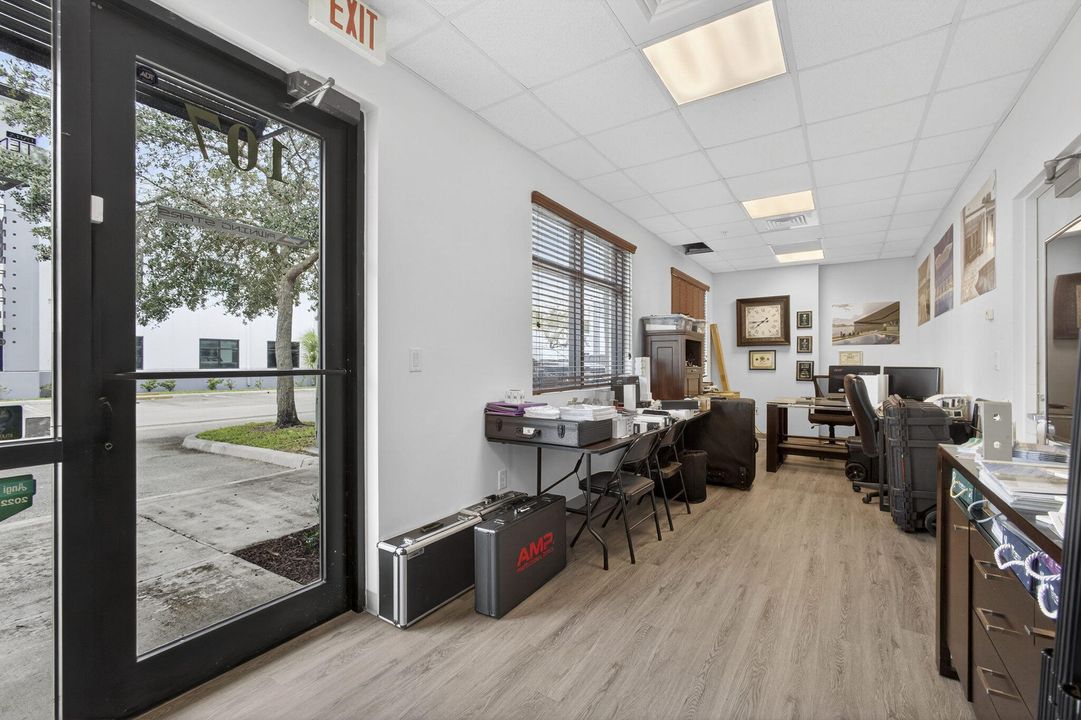 合同活跃: $425,000 (0 贝兹, 0 浴室, 1432 平方英尺)