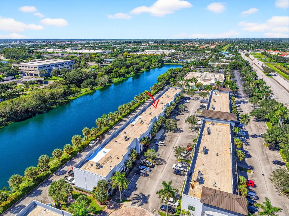 合同活跃: $425,000 (0 贝兹, 0 浴室, 1432 平方英尺)