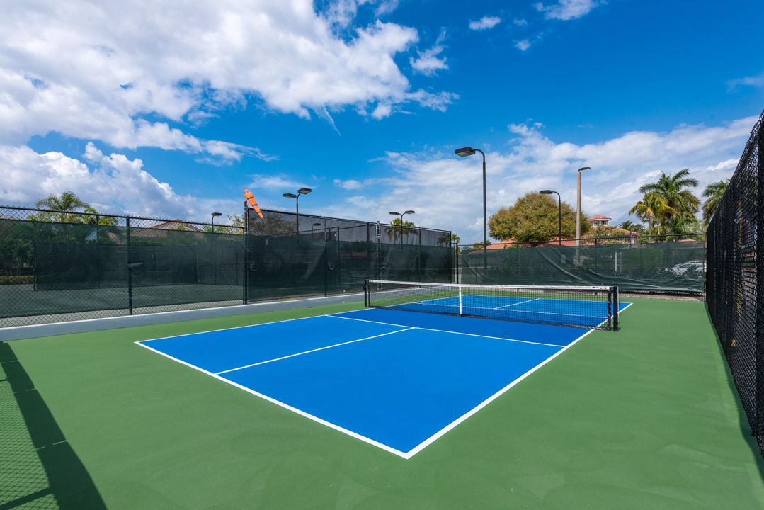 For Sale: $719,000 (3 beds, 2 baths, 2144 Square Feet)