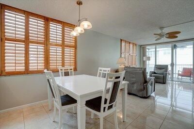 For Sale: $197,500 (2 beds, 2 baths, 963 Square Feet)