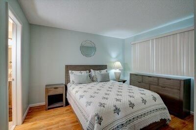 For Sale: $197,500 (2 beds, 2 baths, 963 Square Feet)