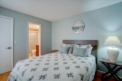 For Sale: $197,500 (2 beds, 2 baths, 963 Square Feet)