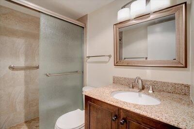 For Sale: $197,500 (2 beds, 2 baths, 963 Square Feet)