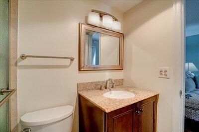 For Sale: $197,500 (2 beds, 2 baths, 963 Square Feet)