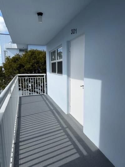 For Sale: $197,500 (2 beds, 2 baths, 963 Square Feet)