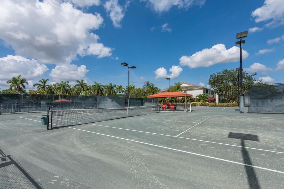 For Sale: $719,000 (3 beds, 2 baths, 2144 Square Feet)