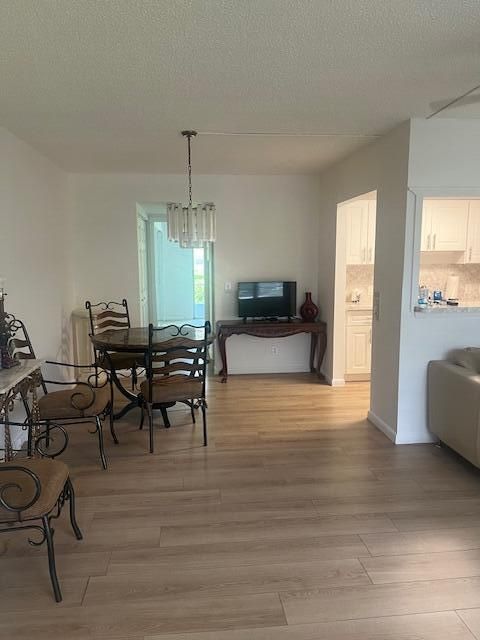 For Rent: $1,500 (1 beds, 1 baths, 720 Square Feet)