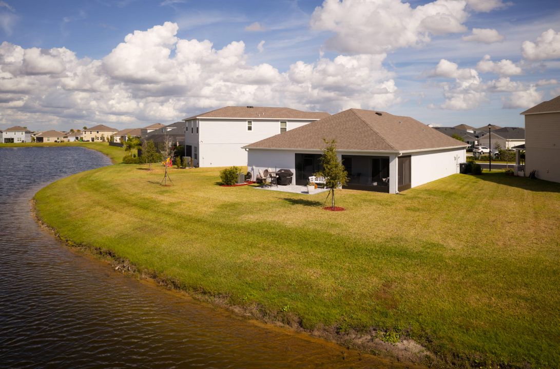 For Sale: $515,000 (3 beds, 2 baths, 1988 Square Feet)