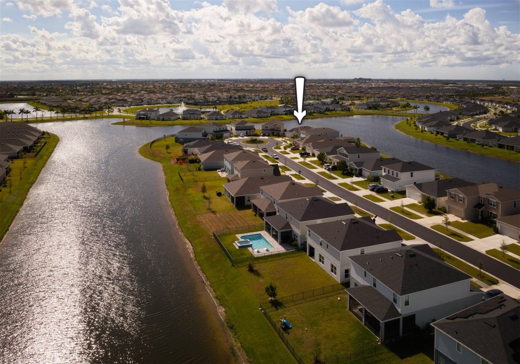 For Sale: $515,000 (3 beds, 2 baths, 1988 Square Feet)