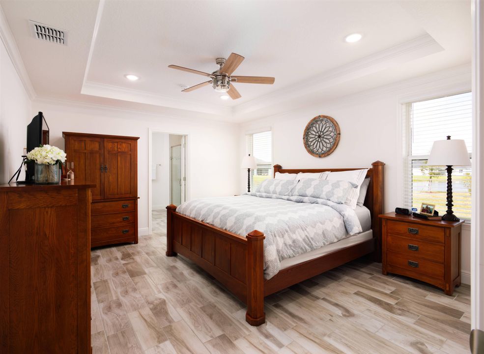 For Sale: $515,000 (3 beds, 2 baths, 1988 Square Feet)