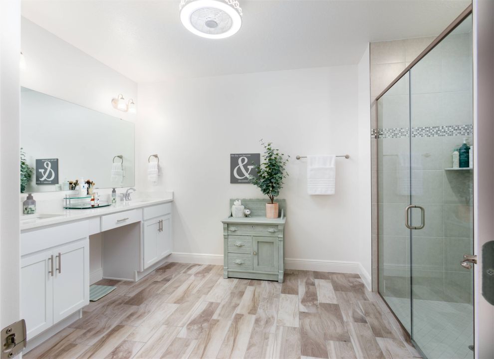 For Sale: $515,000 (3 beds, 2 baths, 1988 Square Feet)