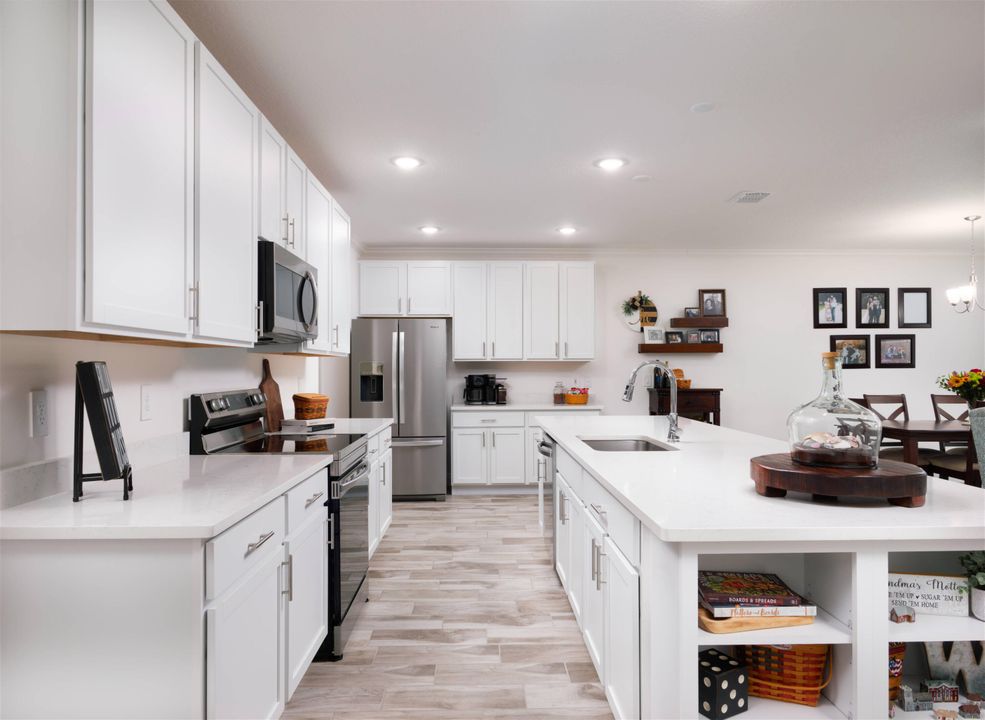 For Sale: $515,000 (3 beds, 2 baths, 1988 Square Feet)