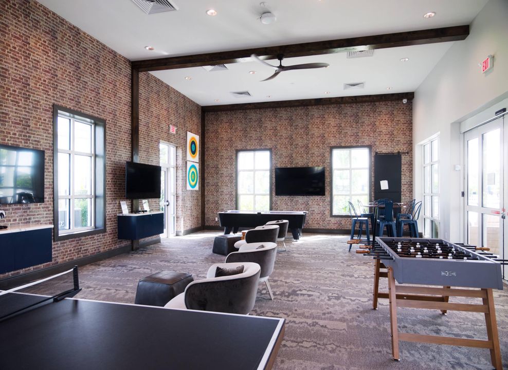 For Sale: $515,000 (3 beds, 2 baths, 1988 Square Feet)