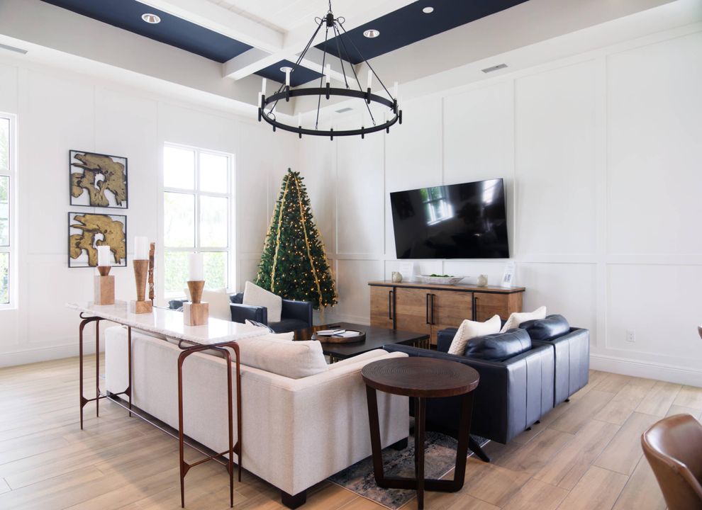 For Sale: $515,000 (3 beds, 2 baths, 1988 Square Feet)