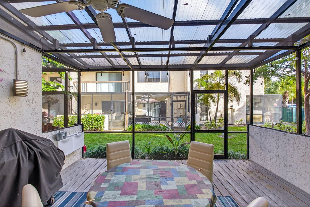 For Sale: $325,000 (2 beds, 1 baths, 1095 Square Feet)