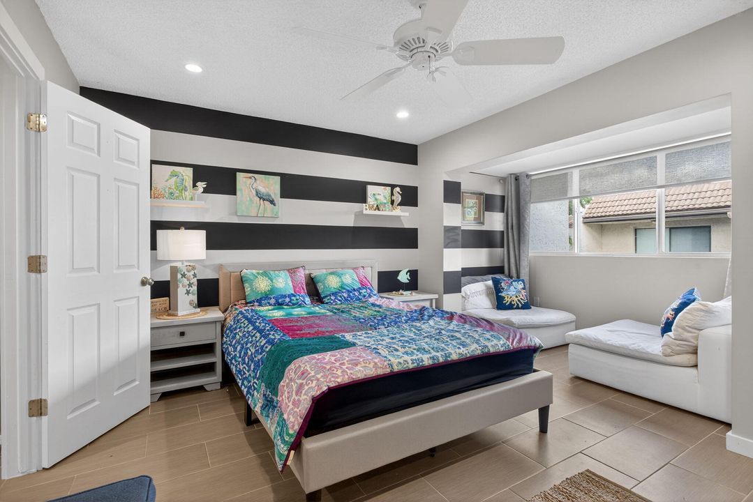 For Sale: $325,000 (2 beds, 1 baths, 1095 Square Feet)