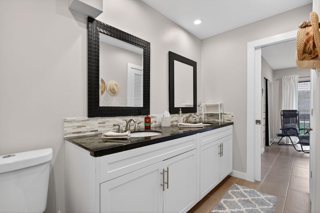 For Sale: $325,000 (2 beds, 1 baths, 1095 Square Feet)