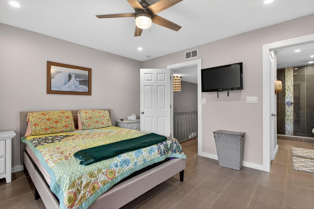 For Sale: $325,000 (2 beds, 1 baths, 1095 Square Feet)