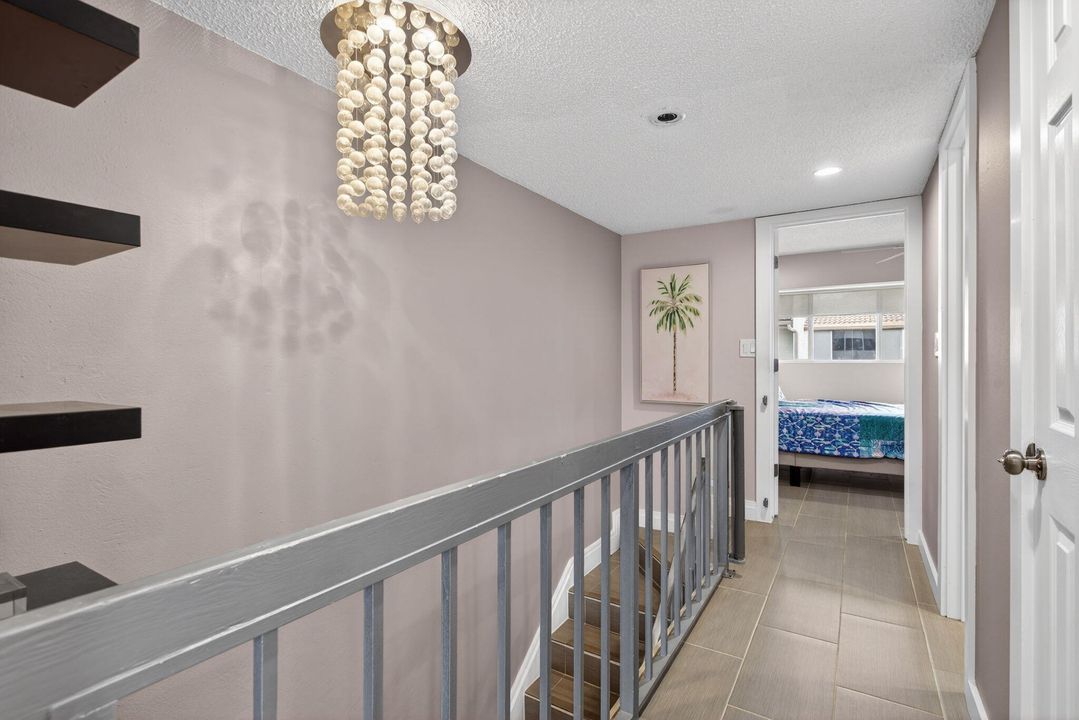 For Sale: $325,000 (2 beds, 1 baths, 1095 Square Feet)