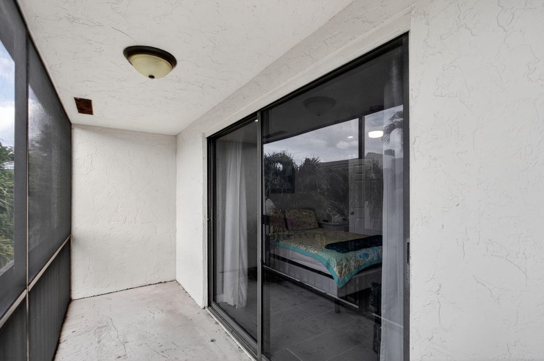 For Sale: $325,000 (2 beds, 1 baths, 1095 Square Feet)