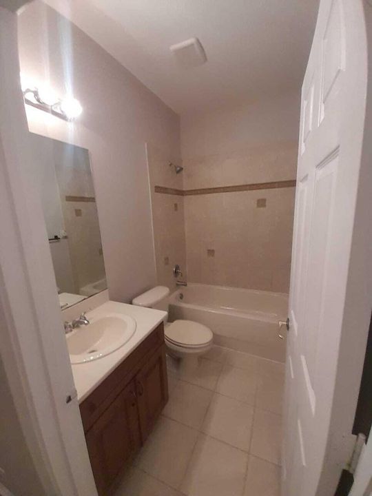 На продажу: $329,900 (3 спален, 2 ванн, 1700 Квадратных фут)