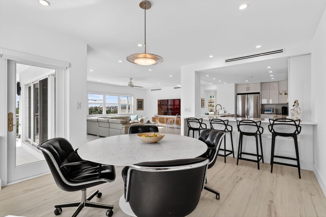 For Rent: $9,750 (2 beds, 2 baths, 1434 Square Feet)