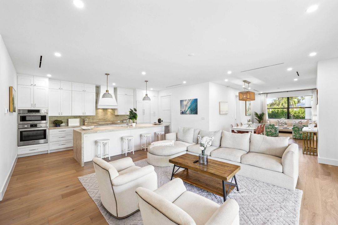 En Venta: $2,275,000 (4 camas, 3 baños, 2473 Pies cuadrados)