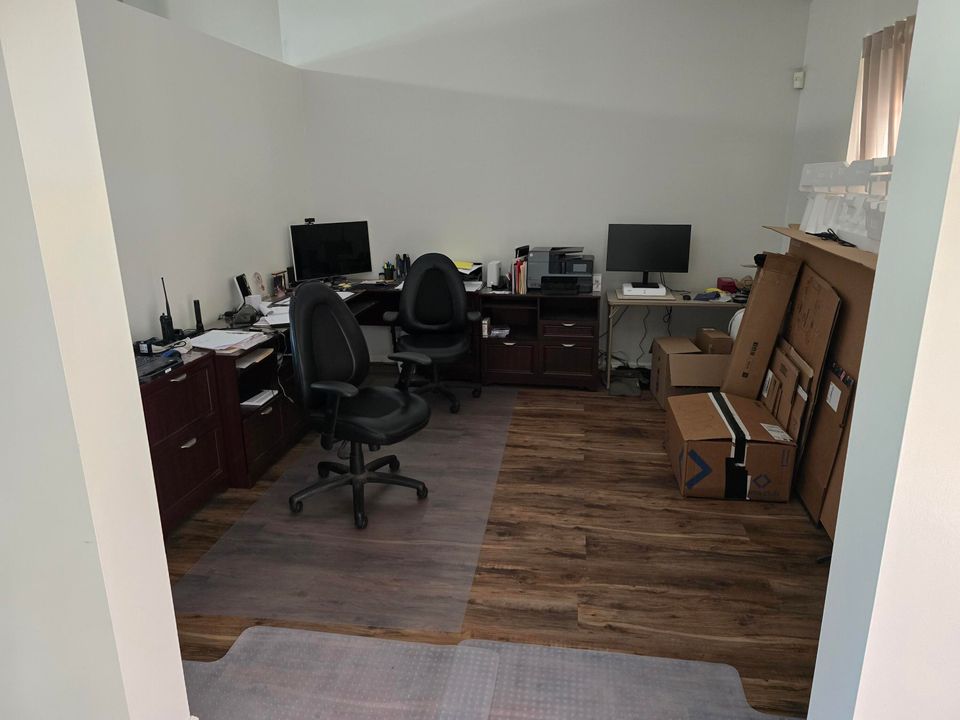 For Sale: $750,000 (4 beds, 3 baths, 2498 Square Feet)