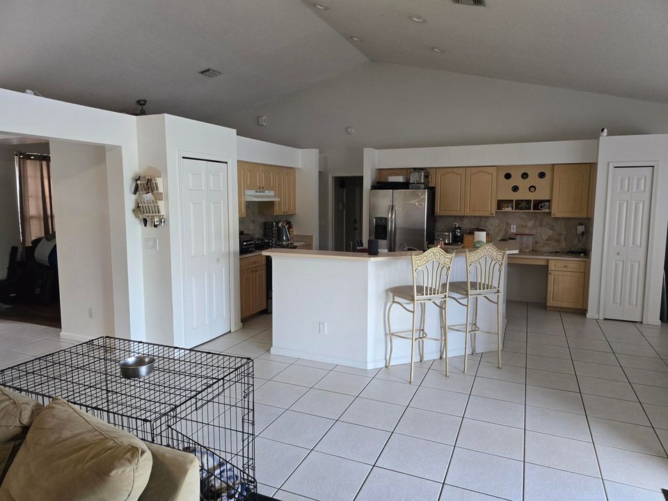 For Sale: $750,000 (4 beds, 3 baths, 2498 Square Feet)