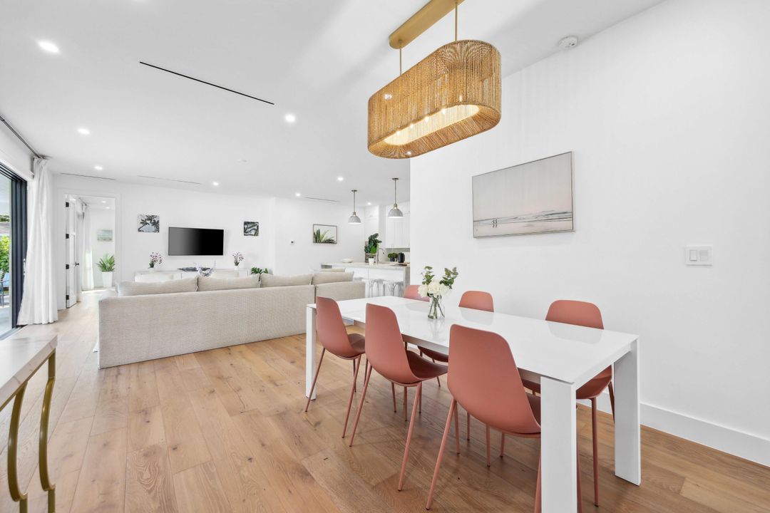 En Venta: $2,275,000 (4 camas, 3 baños, 2473 Pies cuadrados)