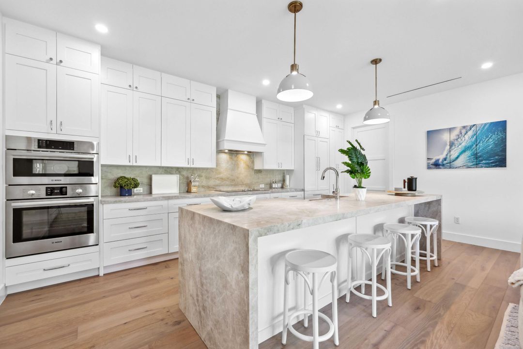 En Venta: $2,275,000 (4 camas, 3 baños, 2473 Pies cuadrados)