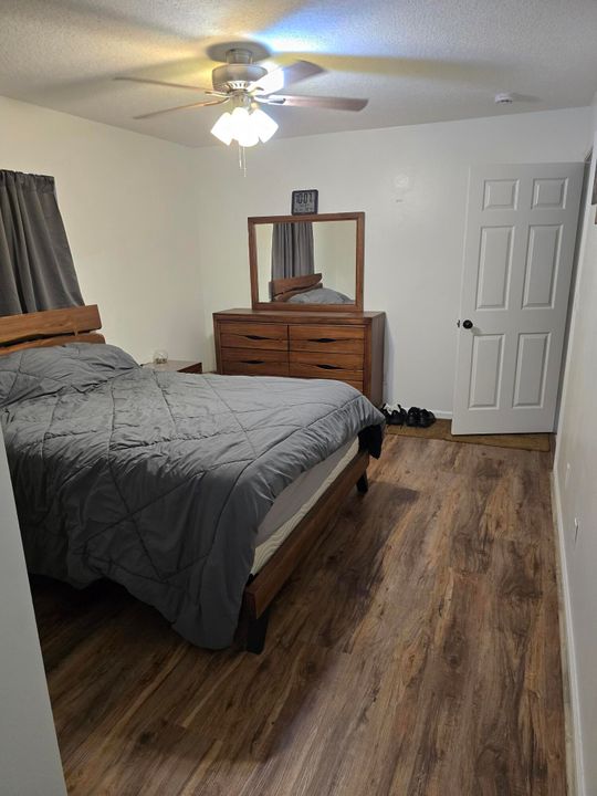 For Sale: $750,000 (4 beds, 3 baths, 2498 Square Feet)