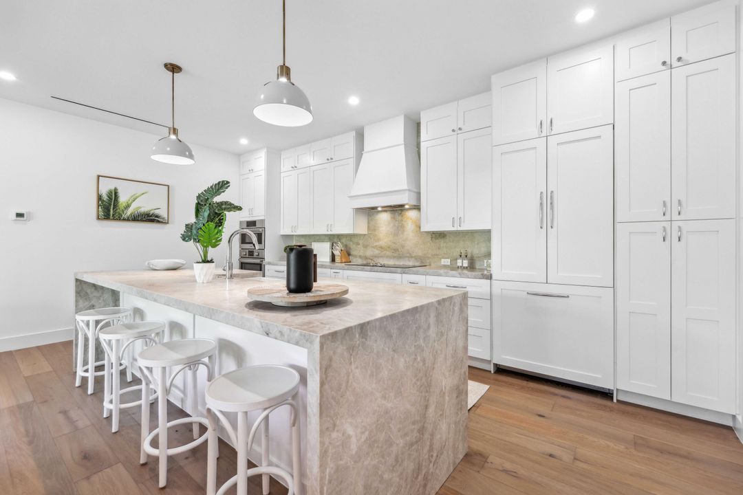 En Venta: $2,275,000 (4 camas, 3 baños, 2473 Pies cuadrados)