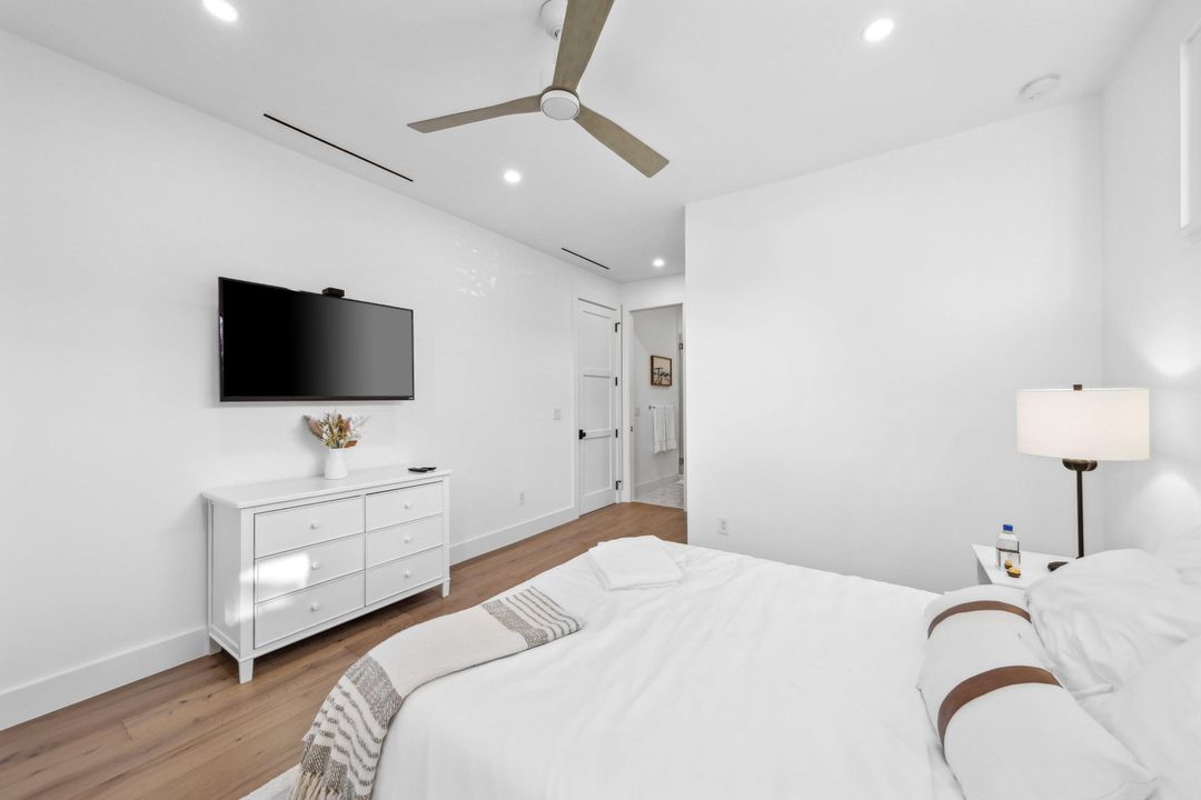 En Venta: $2,275,000 (4 camas, 3 baños, 2473 Pies cuadrados)