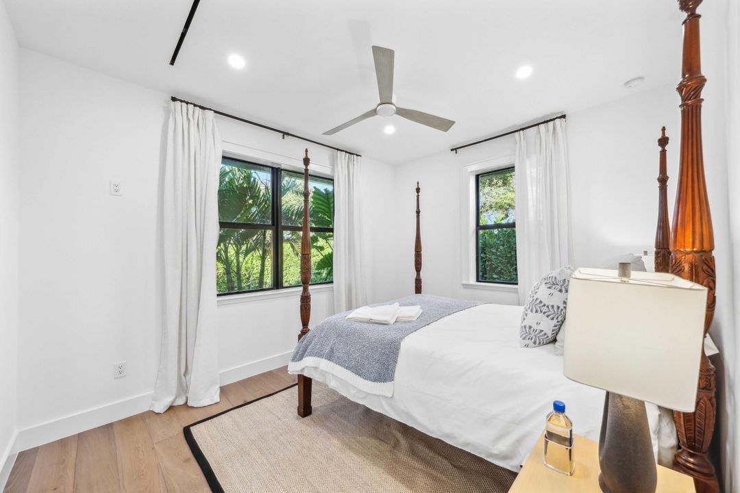 En Venta: $2,275,000 (4 camas, 3 baños, 2473 Pies cuadrados)