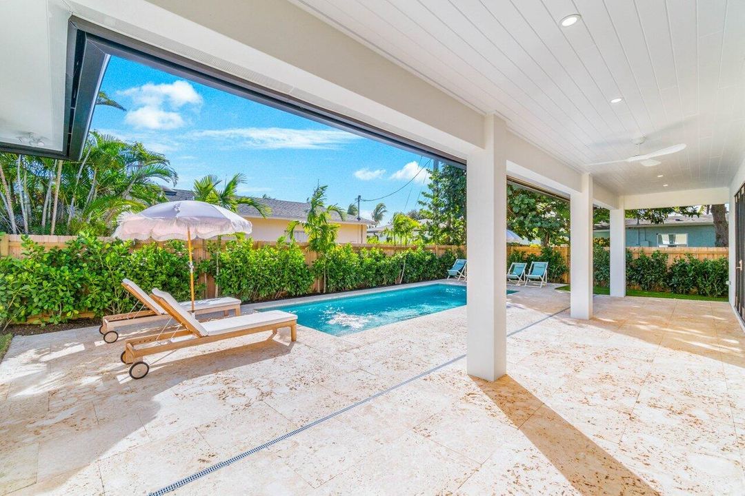 En Venta: $2,275,000 (4 camas, 3 baños, 2473 Pies cuadrados)