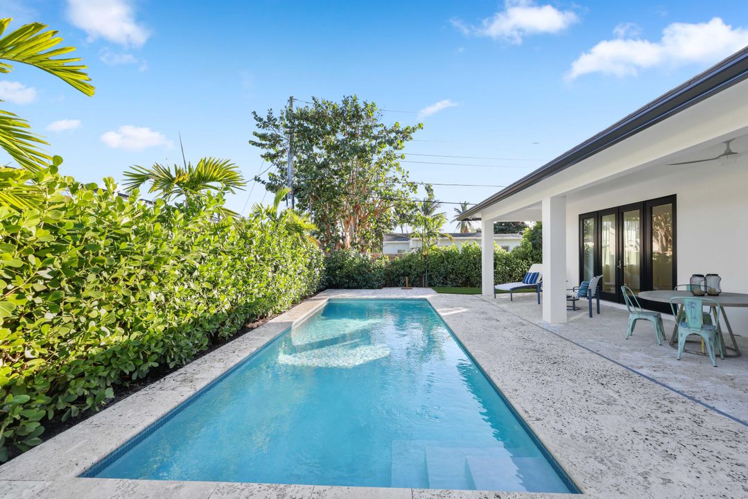 En Venta: $2,275,000 (4 camas, 3 baños, 2473 Pies cuadrados)