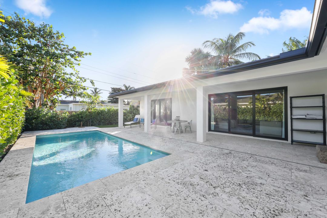 En Venta: $2,275,000 (4 camas, 3 baños, 2473 Pies cuadrados)