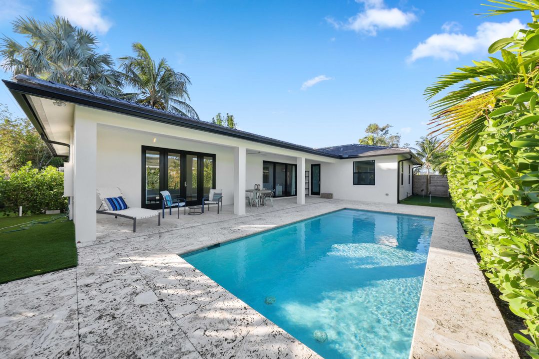 En Venta: $2,275,000 (4 camas, 3 baños, 2473 Pies cuadrados)